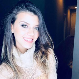 Meet your Posher, Thássia